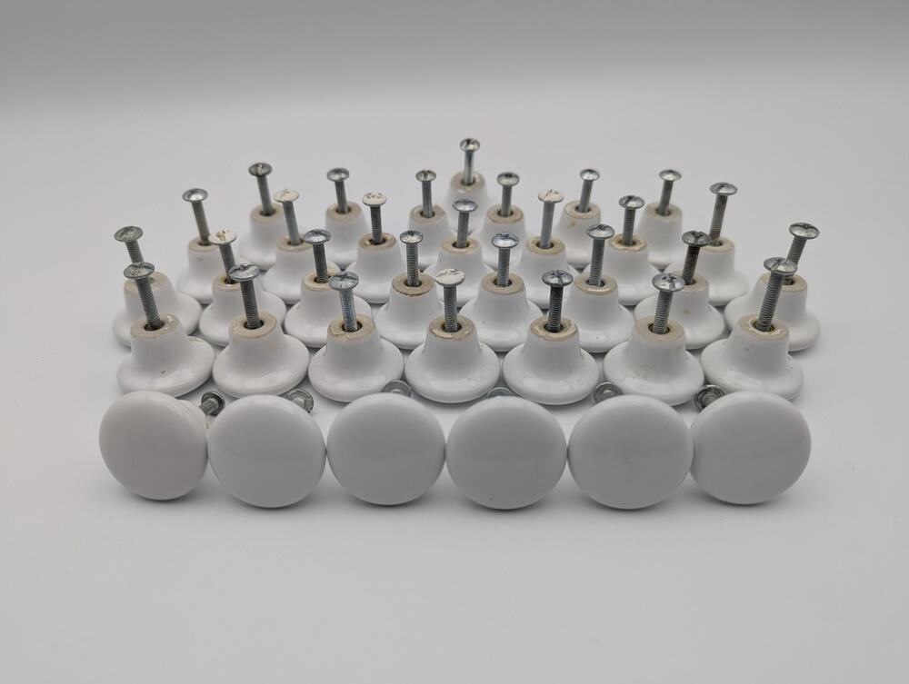 💜1980s White Ceramic Cabinet Knobs Set of 35 w/ Screws
